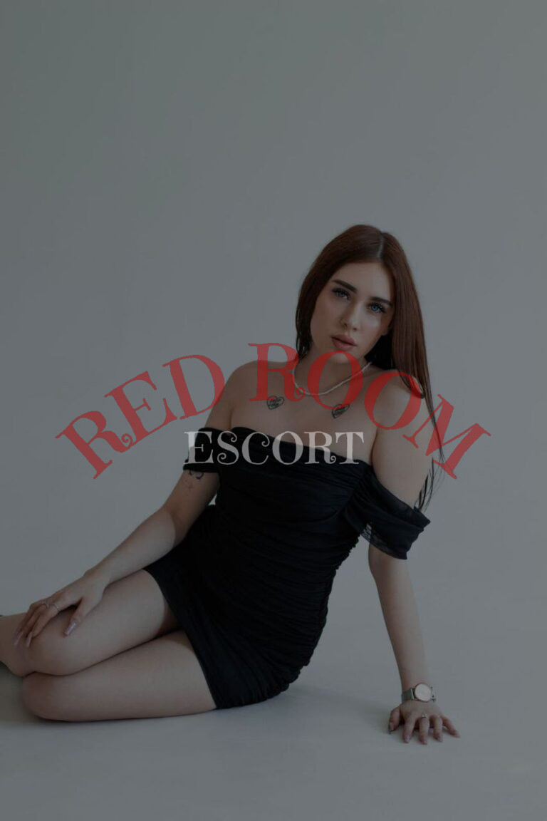 Эскортница Джульетта - грудь 1, рост 160 см, вес 48 кг, цвет волос Брюнетки
