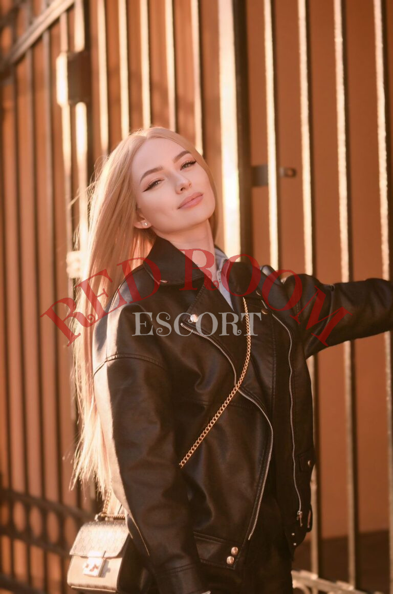 Эскортница Молли - грудь 2, рост 165 см, вес 53 кг, цвет волос Рыжые, этничность Европейская