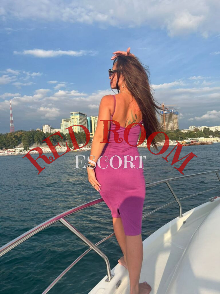 Эскортница Афина - грудь 5, рост 163 см, вес 56 кг, цвет волос Шатенки, этничность Европейская