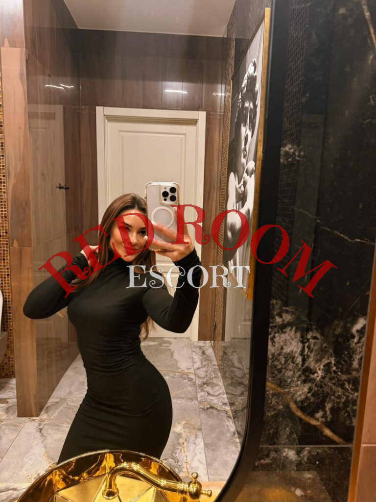 Эскортница Аля - грудь 2, рост 160 см, вес 51 кг, цвет волос Русые, этничность Европейская