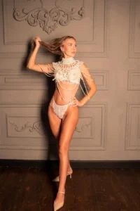 Эскортница Alexsa - грудь 2, рост 169 см, вес 51 кг, цвет волос Шатенки