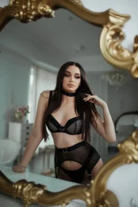 Эскортница Марика - грудь 2, рост 180 см, вес 60 кг, цвет волос Шатенки