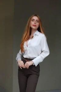 Эскортница Maxima - грудь 2, рост 175 см, вес 53 кг, цвет волос Русые