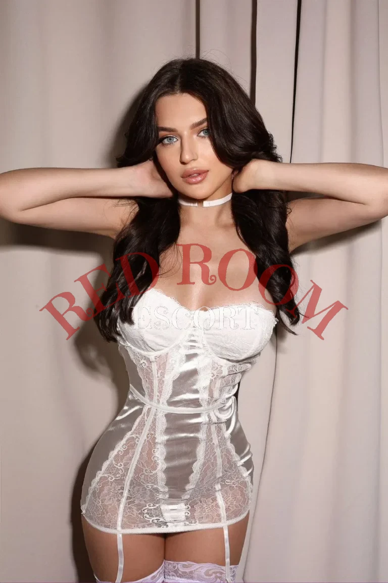 Эскортница Тиффани - грудь 2, рост 171 см, вес 57 кг, цвет волос Шатенки