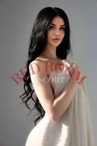 Эскортница Эмили - грудь 3, рост 176 см, вес 56 кг, цвет волос Брюнетки