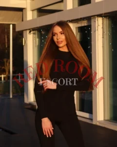 Эскортница Аврора - грудь 2, рост 172 см, вес 56 кг, цвет волос Шатенки