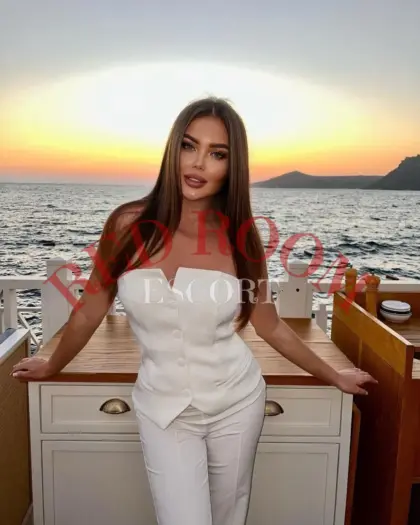 Эскортница Дафна - грудь 2, рост 172 см, вес 58 кг, цвет волос Шатенки