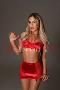 Эскортница Мариша - грудь 2, рост 170 см, вес 58 кг, цвет волос Шатенки